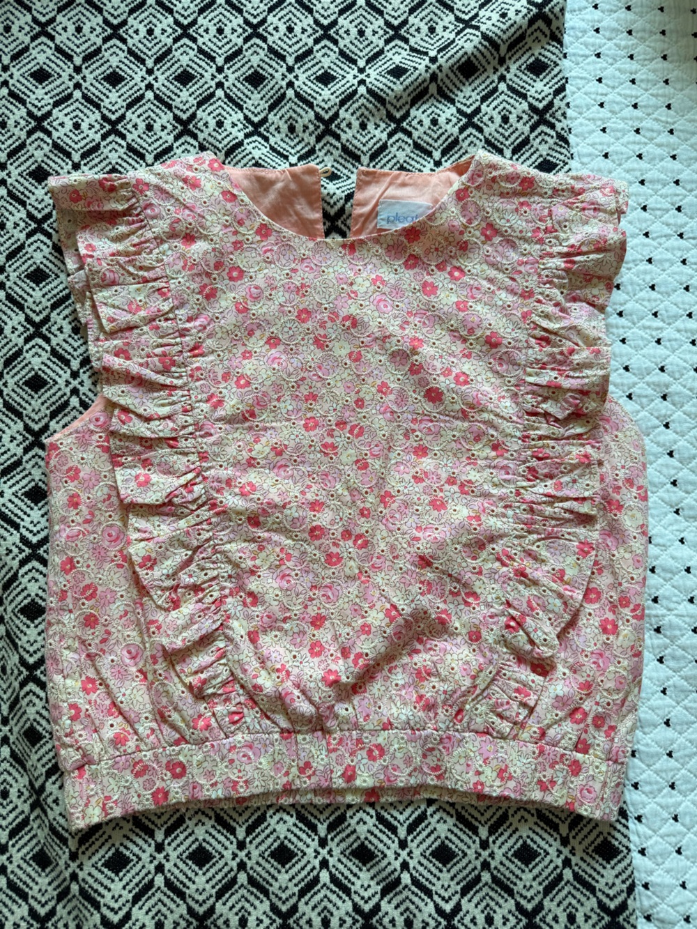 Pleat girls size 14 two piece ensemble. Skirt and top.